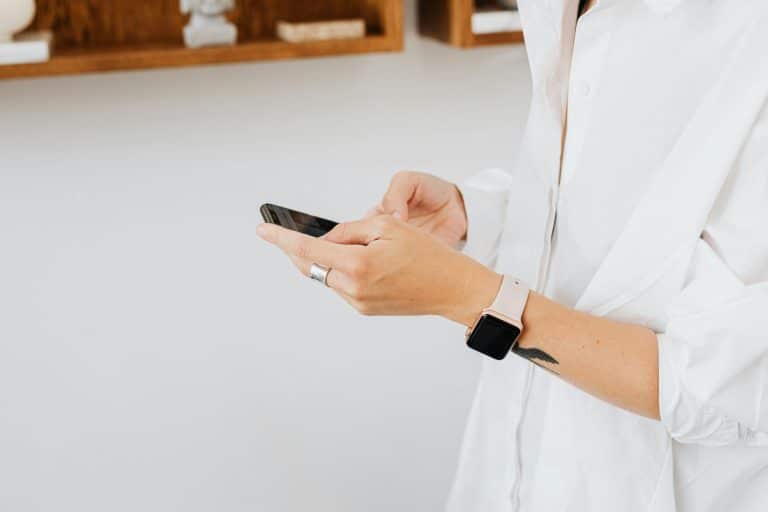 Fashion Technology: Wearable Innovations Reshaping Identity