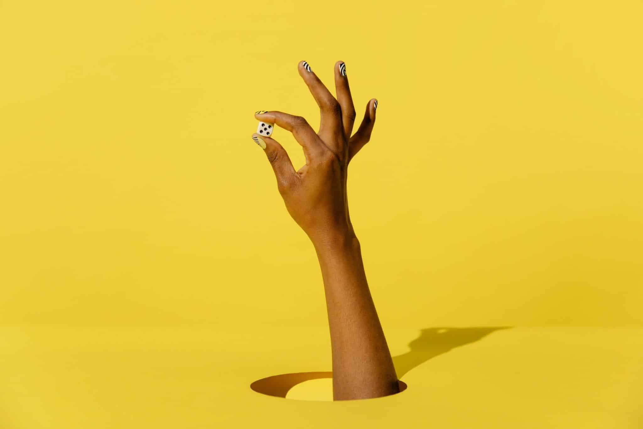 Minimalist Meets Chic: Redefining Modern Fashion